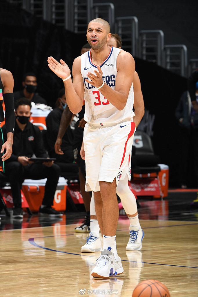 篮网B队鏖战马刺，巴图姆绝境逆转