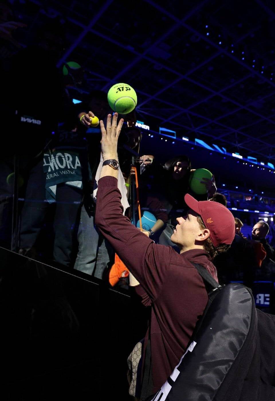 关于戴维斯杯鏖战拉沃尔杯，穆雷扛起全队的信息