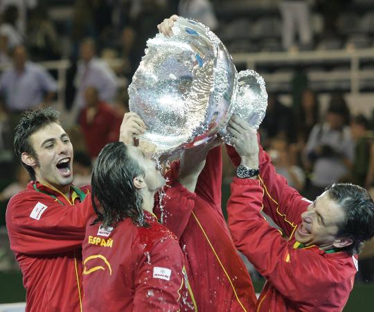 关于戴维斯杯鏖战拉沃尔杯，穆雷扛起全队的信息