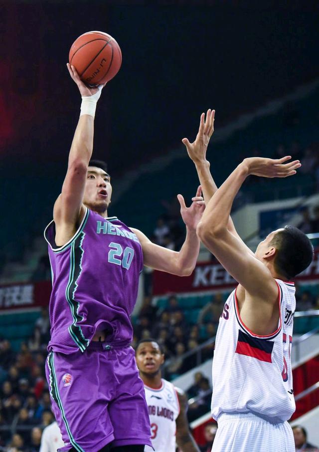 公牛碾压上海队，陶汉林点燃赛场