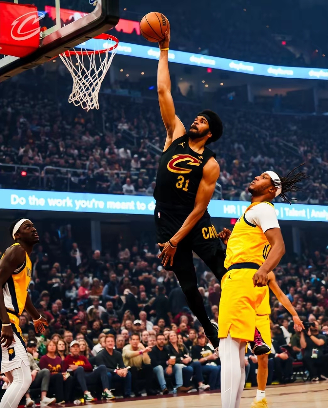 新疆队鏖战骑士，詹姆斯点燃赛场