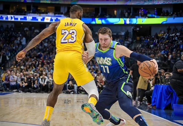 上海队轻取新疆队，东契奇高光表现